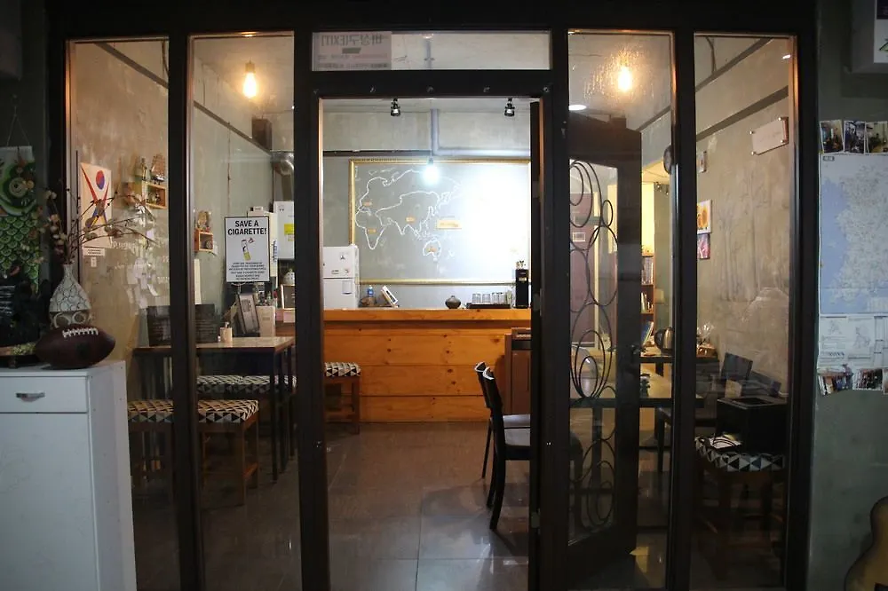 D Plan Backpackers Hotell Busan 2*,