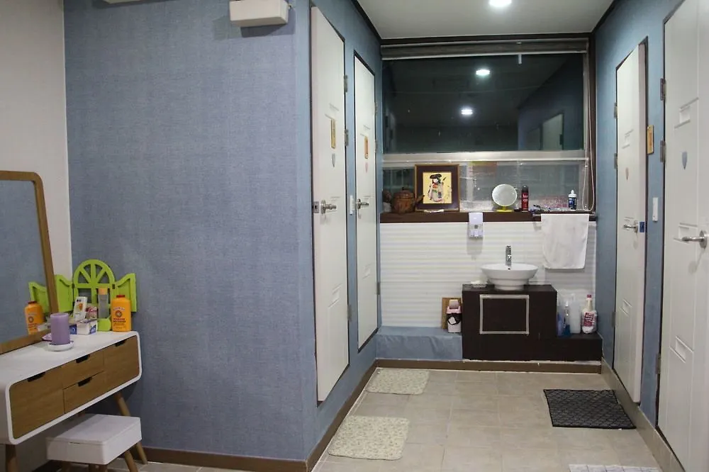 D Plan Backpackers Hotell Busan